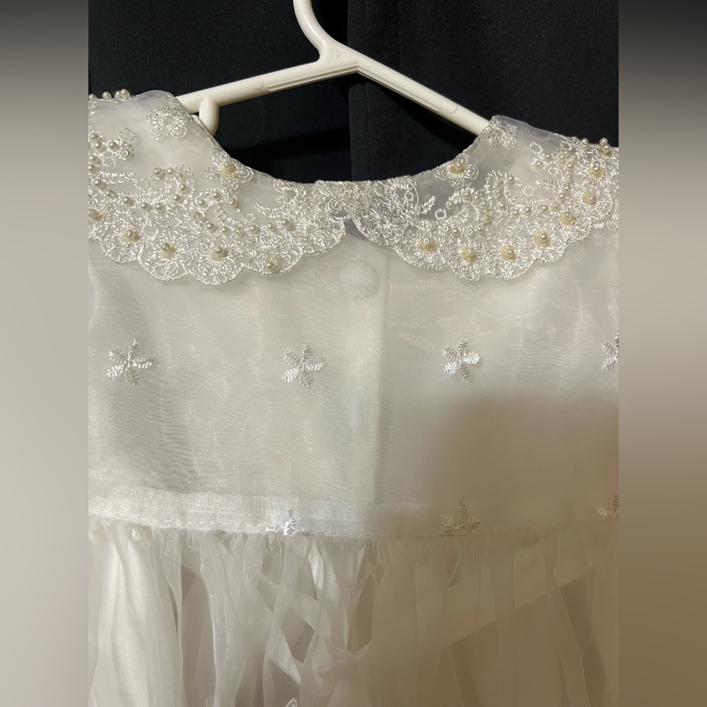 Elegant White Lace Baby Dress

christing gown 

Size 2 yers - Picture 8 of 9